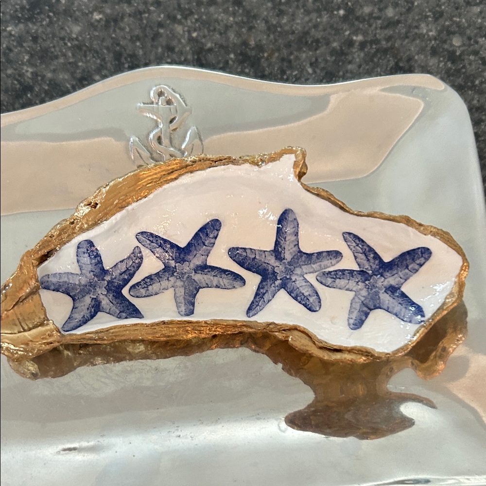 Starfish Oyster Shell Trinket Dish - Picture 4 of 5